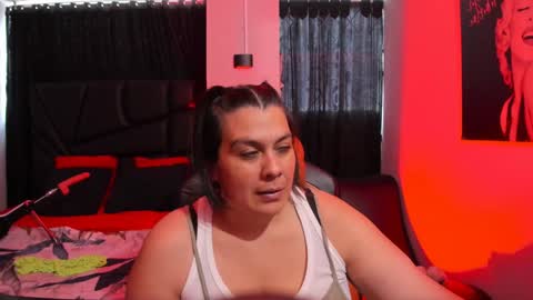 Snapshot of martina_foxy_ chatting on 01.24.25 MARTINA online show from 01.24.25