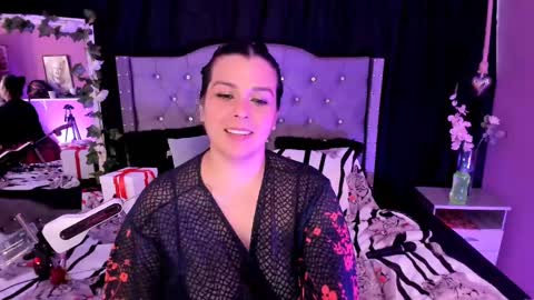 Snapshot of martina_foxy_ chatting on 02.14.25 MARTINA online show from 02.14.25