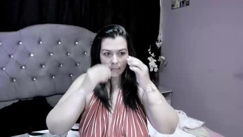 Snapshot of martina_foxy_ chatting on 02.16.25 MARTINA online show from 02.16.25