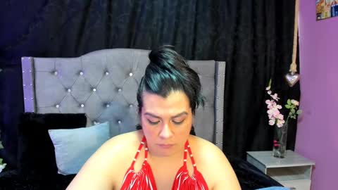Snapshot of martina_foxy_ chatting on 02.23.25 MARTINA online show from 02.23.25