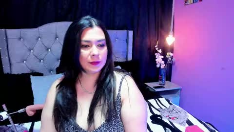 Snapshot of martina_foxy_ chatting on 02.25.25 MARTINA online show from 02.25.25