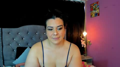 Snapshot of martina_foxy_ chatting on 03.05.25 MARTINA online show from 03.05.25
