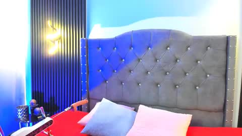 Snapshot of martina_foxy_ chatting on 10.30.25 MARTINA online show from 10.30.25