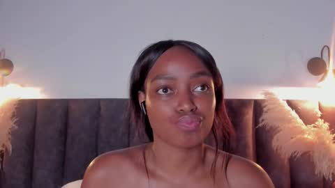 Laura online show from 09.18.25