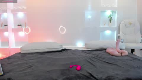 Martina  online show from 12.24.24