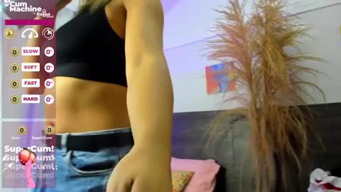 Snapshot of martina_miiller chatting on 02.18.25 martina mIIler online show from 02.18.25