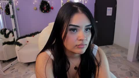 Snapshot of martina_saenz1 chatting on 12.13.24 Martina  online show from 12.13.24