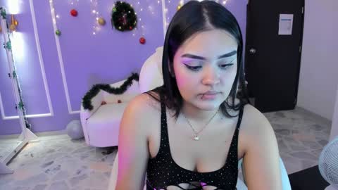 Snapshot of martina_saenz1 chatting on 12.21.24 Martina  online show from 12.21.24