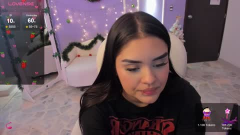 Snapshot of martina_saenz1 chatting on 12.27.24 Martina  online show from 12.27.24