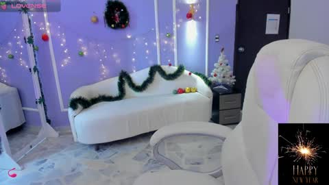 Snapshot of martina_saenz1 chatting on 12.31.24 Martina  online show from 12.31.24