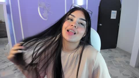 Snapshot of martina_saenz1 chatting on 01.23.25 Martina  online show from 01.23.25