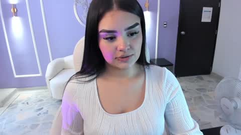 Snapshot of martina_saenz1 chatting on 01.25.25 Martina  online show from 01.25.25