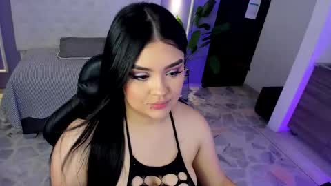 Snapshot of martina_saenz1 chatting on 10.02.25 Martina  online show from 10.02.25