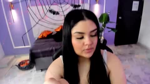 Snapshot of martina_saenz1 chatting on 10.16.25 Martina  online show from 10.16.25