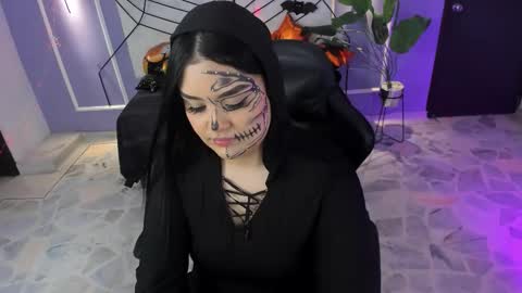 Snapshot of martina_saenz1 chatting on 10.20.25 Martina  online show from 10.20.25