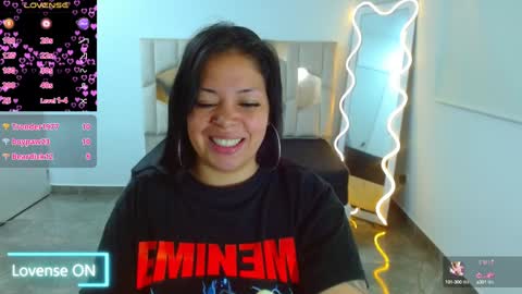 Hey im martina online show from 12.31.24