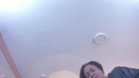 martina touss  online show from 12.21.25