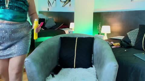 Martina Caicedo online show from 12.31.24