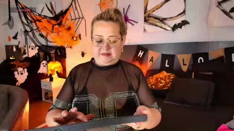 Martina Caicedo online show from 10.25.25