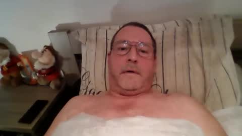 Hotguy61 online show from 10.16.25