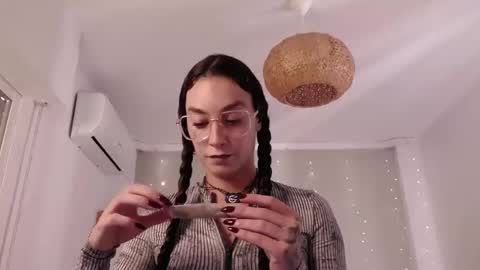 Snapshot of martycabee chatting on 11.03.25 MartycaBee online show from 11.03.25