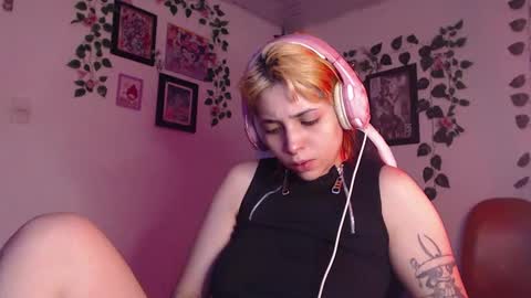 Snapshot of mary_janness chatting on 12.18.24                      100   online show from 12.18.24