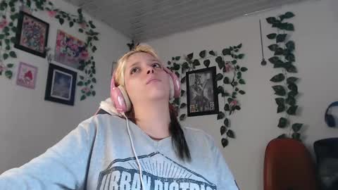 Snapshot of mary_janness chatting on 01.09.25                      100   online show from 01.09.25