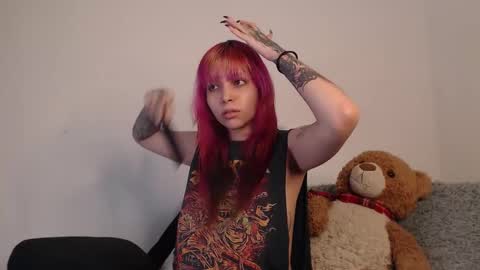 Snapshot of mary_janness chatting on 10.08.25                      100   online show from 10.08.25