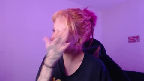                      100   online show from 11.24.25