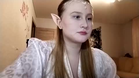 Snapshot of mary_robbins chatting on 10.28.25 Mary online show from 10.28.25