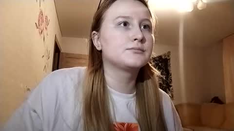 Snapshot of mary_robbins chatting on 10.29.25 Mary online show from 10.29.25