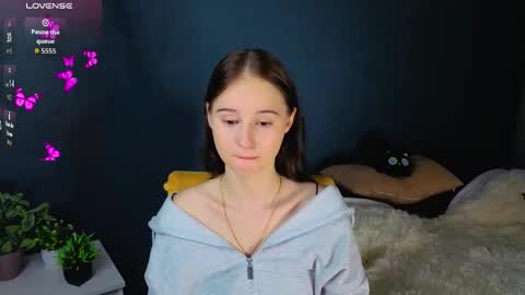 Snapshot of mary_smit chatting on 09.24.25 mary online show from 09.24.25