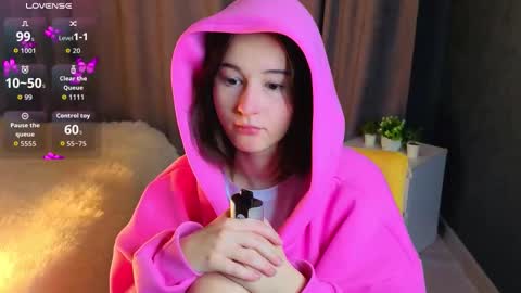 Snapshot of mary_smit chatting on 10.04.25 mary online show from 10.04.25