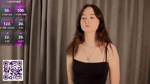 Snapshot of mary_smit chatting on 10.13.25 mary online show from 10.13.25