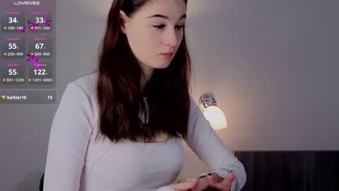 Snapshot of mary_smit chatting on 10.30.25 mary online show from 10.30.25