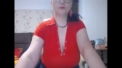 Snapshot of mary_x chatting on 02.04.25 Mary online show from 02.04.25