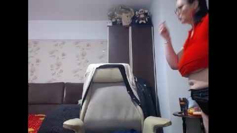 Snapshot of mary_x chatting on 02.04.25 Mary online show from 02.04.25