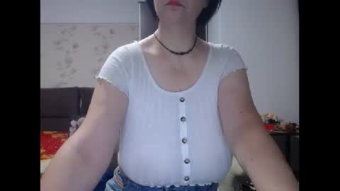 Snapshot of mary_x chatting on 10.27.25 Mary online show from 10.27.25