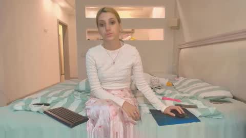 Snapshot of marya442004 chatting on 09.23.25 marya442004 online show from 09.23.25