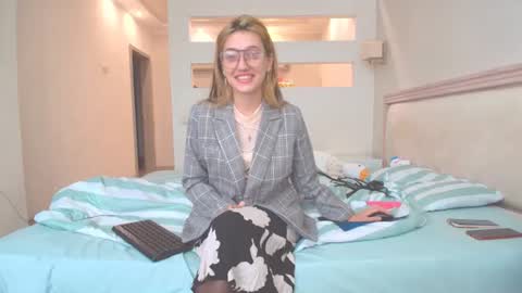 Snapshot of marya442004 chatting on 10.04.25 marya442004 online show from 10.04.25