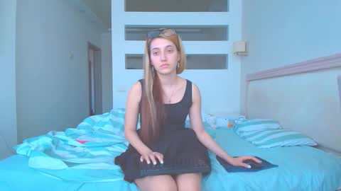 Snapshot of marya442004 chatting on 11.01.25 marya442004 online show from 11.01.25