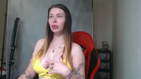 MaryHotLoves online show from 10.16.25