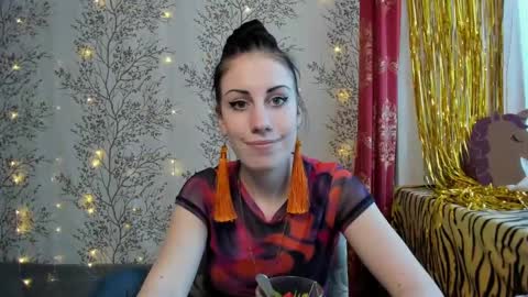 Snapshot of marylou_ chatting on 01.20.25 Mary Lou online show from 01.20.25