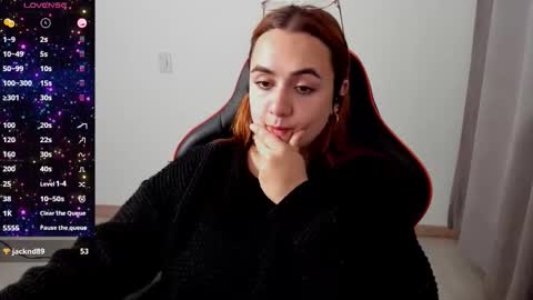 Snapshot of maryluna95 chatting on 10.29.25 Dulce Maria online show from 10.29.25