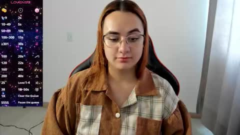 Snapshot of maryluna95 chatting on 10.29.25 Dulce Maria online show from 10.29.25