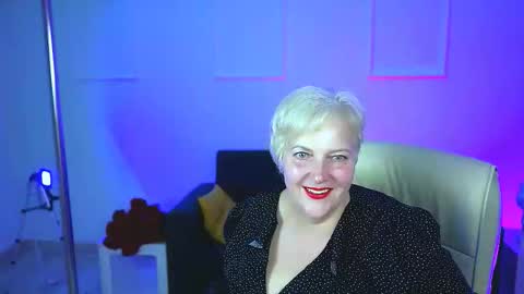 Snapshot of marymogan chatting on 09.13.25 marymogan online show from 09.13.25
