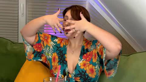 MaryMurrays online show from 12.05.24