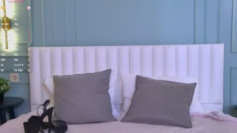 Snapshot of maryparks chatting on 10.02.25 Mary online show from 10.02.25