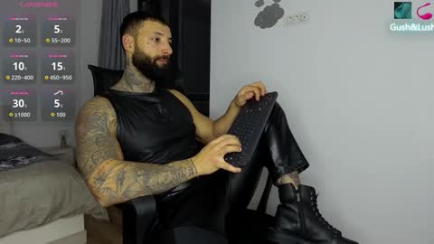 Snapshot of masculineguy69 chatting on 10.09.25 masculineguy69 online show from 10.09.25