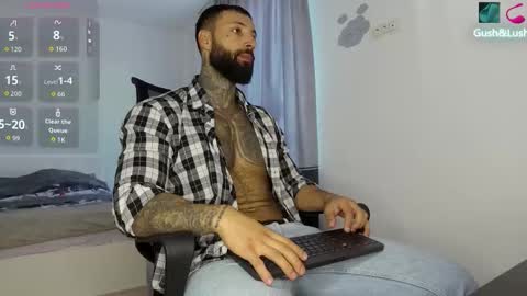 Snapshot of masculineguy69 chatting on 10.10.25 masculineguy69 online show from 10.10.25